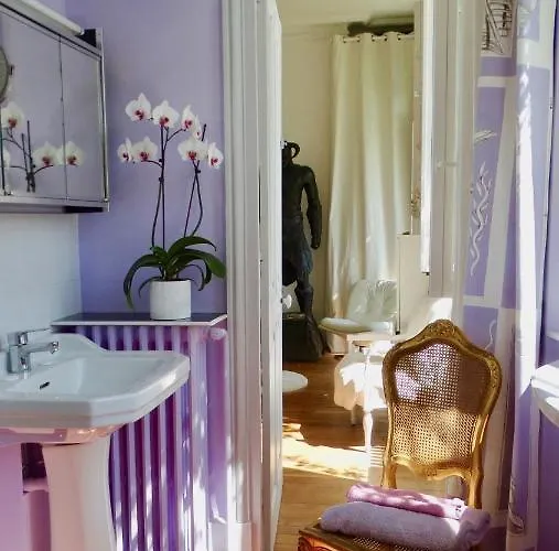 La Maison Des Roses Bed & Breakfast